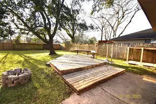 1911 Westlake Rd, Houston, TX 77062 - Photo 2