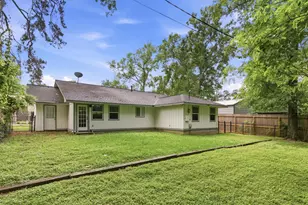 1705 Shady Oaks Dr, Conroe, TX 77301 - Photo 20