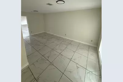 5950 Southville Street, Houston, TX 77033 - Photo 8