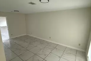 5950 Southville St, Houston, TX 77033 - Photo 8