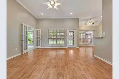 301 Whitehouse Oaks Street, Lufkin, TX 75901 - Photo 8