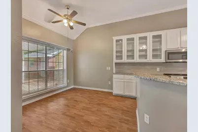 301 Whitehouse Oaks Street, Lufkin, TX 75901 - Photo 14