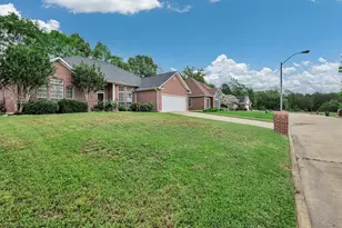 301 Whitehouse Oaks St, Lufkin, TX 75901 - Photo 4