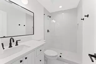 10607 Overbrook Ln, Houston, TX 77042 - Photo 18