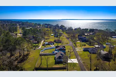 308 Resort Drive, Livingston, TX 77351 - Photo 2