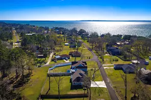 308 Resort Dr, Livingston, TX 77351 - Photo 2