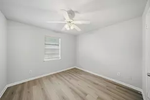 9036 Kerrwood Ln, Houston, TX 77080 - Photo 8
