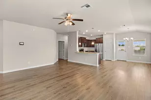 802 Legrand St, Brenham, TX 77833 - Photo 4