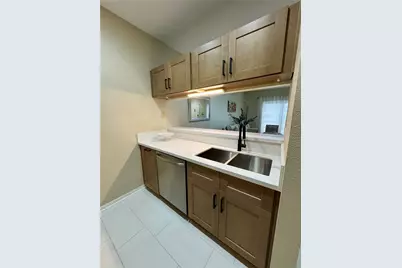 8055 Cambridge Street #19, Houston, TX 77054 - Photo 12