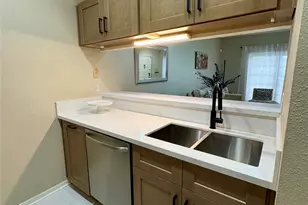 8055 Cambridge St, Houston, TX 77054 - Photo 12