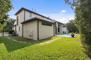 11703 Flintwood Dr, Houston, TX 77024 - Photo 44