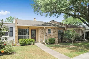 4416 Basswood Ln, Bellaire, TX 77401 - Photo 1