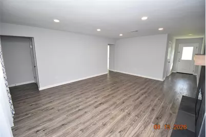 15711 Blackhawk Boulevard, Friendswood, TX 77546 - Photo 2