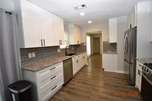 15711 Blackhawk Blvd, Friendswood, TX 77546 - Photo 4