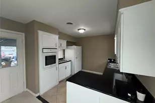 7306 Troulon Dr, Houston, TX 77074 - Photo 2