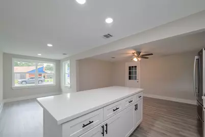 1985 Sherwood Forest Street, Houston, TX 77043 - Photo 12