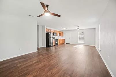 326 S Bell Drive, Texas City, TX 77591 - Photo 2