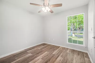 326 S Bell Drive, Texas City, TX 77591 - Photo 12