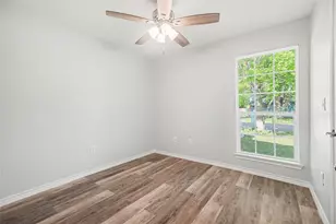 326 S Bell Dr, Texas City, TX 77591 - Photo 12