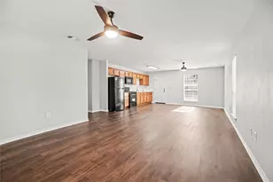 326 S Bell Dr, Texas City, TX 77591 - Photo 2