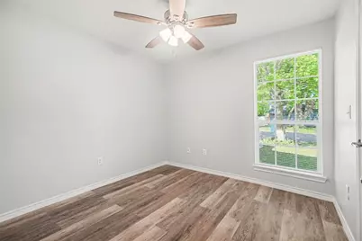 326 S Bell Drive, Texas City, TX 77591 - Photo 12