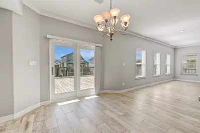 425 Jeanie Lynn Circle, Tiki Island, TX 77554 - Photo 4