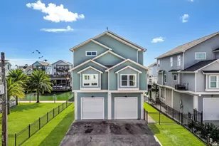 425 Jeanie Lynn Circle, Tiki Island, TX 77554 - Photo 44
