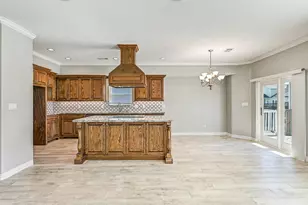 425 Jeanie Lynn Circle, Tiki Island, TX 77554 - Photo 6