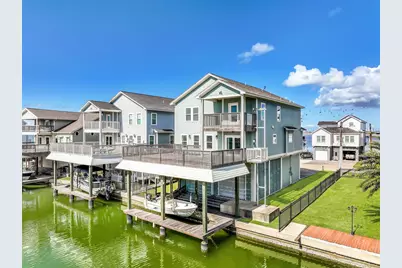 425 Jeanie Lynn Circle, Tiki Island, TX 77554 - Photo 1