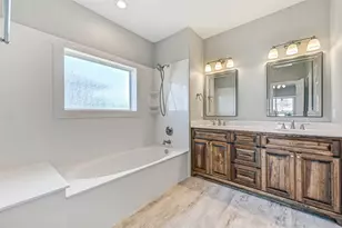 425 Jeanie Lynn Circle, Tiki Island, TX 77554 - Photo 18