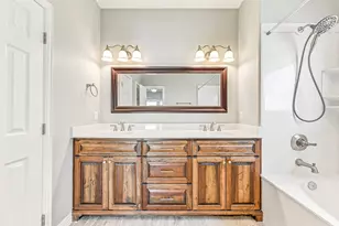 425 Jeanie Lynn Circle, Tiki Island, TX 77554 - Photo 24