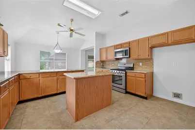 914 W Peach Hollow Circle, Pearland, TX 77584 - Photo 10