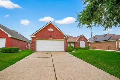 914 W Peach Hollow Circle, Pearland, TX 77584 - Photo 2