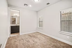 1023 Green Kensington Dr, Houston, TX 77008 - Photo 4