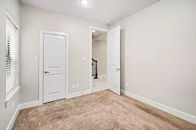 1023 Green Kensington Drive, Houston, TX 77008 - Photo 22