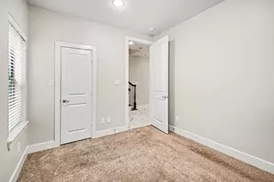 1023 Green Kensington Dr, Houston, TX 77008 - Photo 22