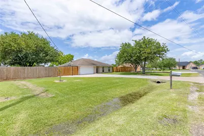 7315 Joseph Lane, Baytown, TX 77523 - Photo 2