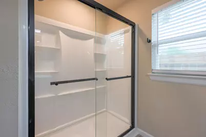 704 Travis Street, Baytown, TX 77520 - Photo 12
