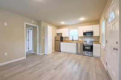 704 Travis Street, Baytown, TX 77520 - Photo 6