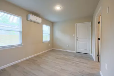 704 Travis Street, Baytown, TX 77520 - Photo 8