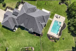 5924 Oak Leaf Ct, Conroe, TX 77304 - Photo 2