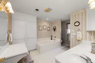 719 Clubside Dr, East Bernard, TX 77435 - Photo 20