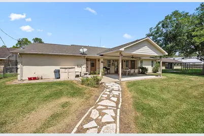 719 Clubside Drive, East Bernard, TX 77435 - Photo 30