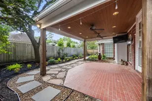 9015 Rhapsody Ln, Houston, TX 77040 - Photo 32