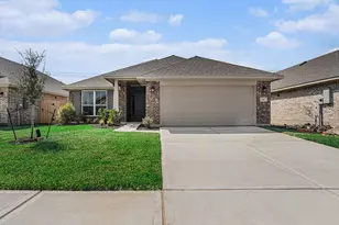 33 Greenbriar Loop, Angleton, TX 77515 - Photo 1