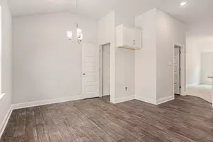 33 Greenbriar Loop, Angleton, TX 77515 - Photo 2