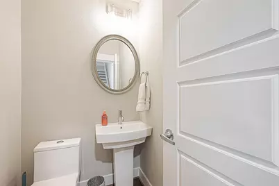 2051 Sherwood Forest Street, Houston, TX 77043 - Photo 12