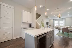 2051 Sherwood Forest St, Houston, TX 77043 - Photo 10