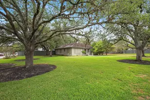 612 S Hutchins St, Bryan, TX 77803 - Photo 32