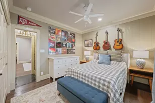 612 S Hutchins St, Bryan, TX 77803 - Photo 18
